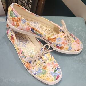 Floral Lace-Up Canvas Sneakers